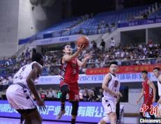 中国男子篮球赛事安徽文一力擒江苏盐南苏科