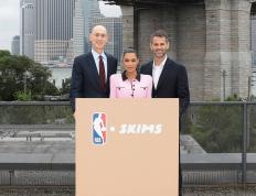 NBA官宣和金-卡戴珊的内衣品牌达成协议 会当上合作伙伴